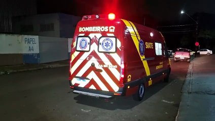 Colisão entre carro e moto perto do Zoológico deixa mulher ferida