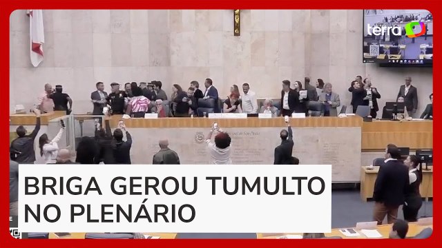 Vereador do PL e sindicalista trocam empurrões durante sessão sobre mototáxi na Câmara de SP