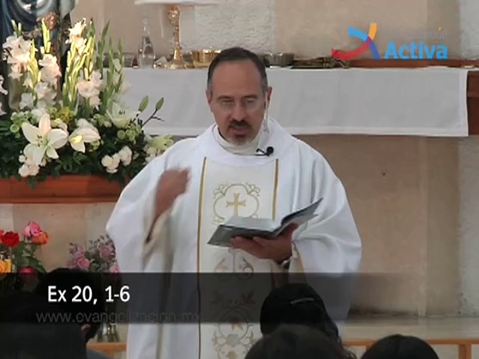 Homilía Los falsos profetas llevan a los falsos dioses