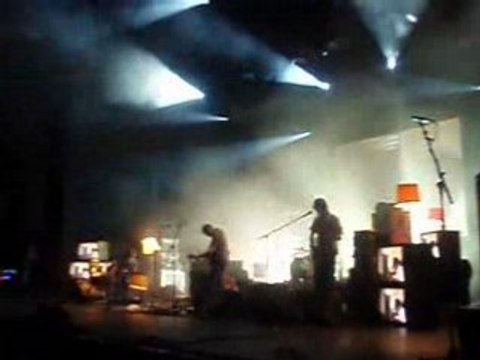 Girls in Hawaii - Birthday Call