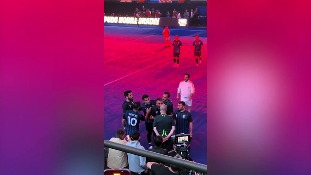 Fırat Aydınus Volkan Demirel'e kırmızı kart gösterdi ortalık karıştı!