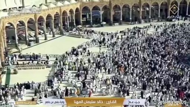 I pellegrini musulmani eseguono il rituale del Tawaf a La Mecca