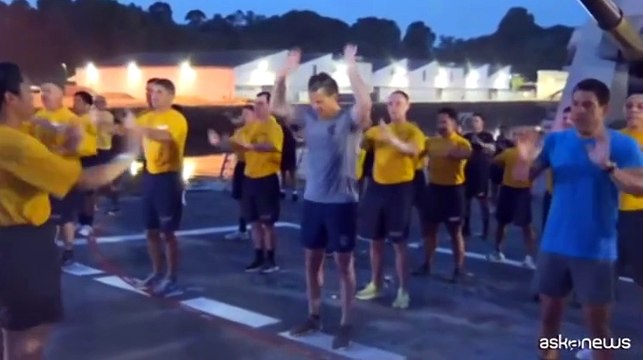 Il segretario a Difesa Usa Hegseth si allena con le truppe