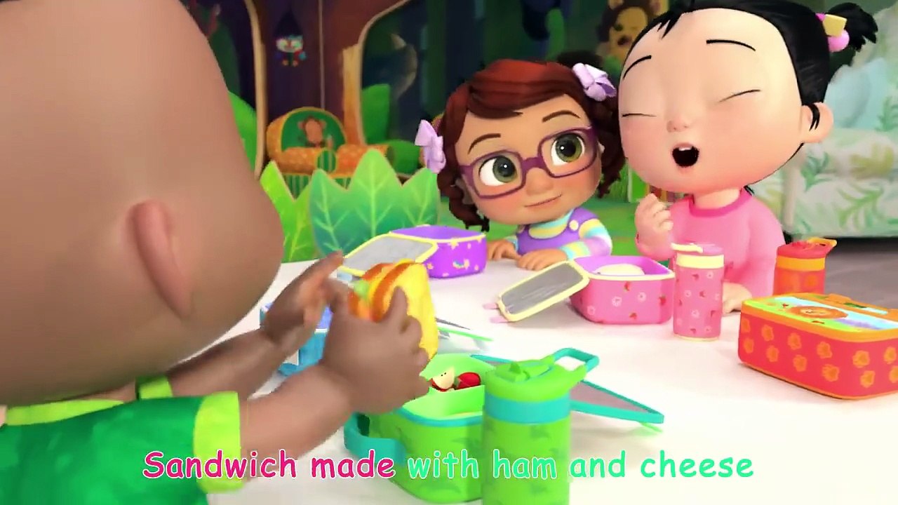 Food and Snacks with Nina! 🍝- Healthy Fruits & Vegetables - Cocomelon Nursery Rhymes & Kids Songs