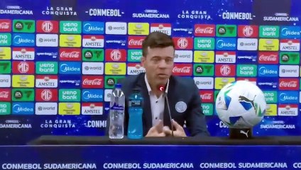 Conferencia de prensa Solari