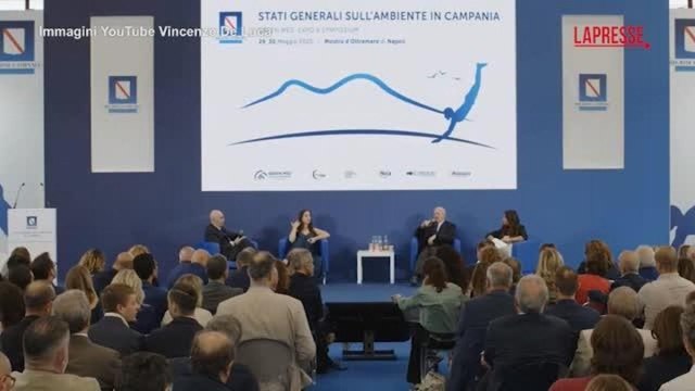 Femminicidio Martina Carbonaro, De Luca: «Fidanzata a 12 anni, un problema», Angione: «La colpa è del maschio che l'ha ammazzata»