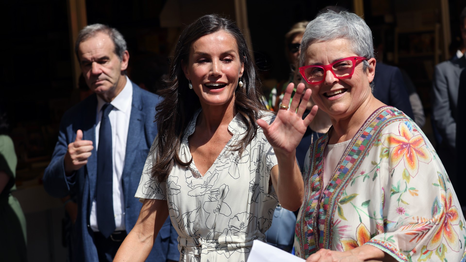 Letizia llega entre aplausos a la Feria  del Libro de Madrid.

La ciudad celebra la 84� edici�n del evento que se ha inaugurado hoy, 30 de mayo, y durar� hasta el pr�ximo
15 de junio.