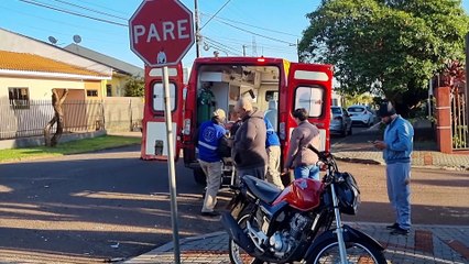Colisão entre carro e moto deixa mulher com o braço quebrado no Parque Verde
