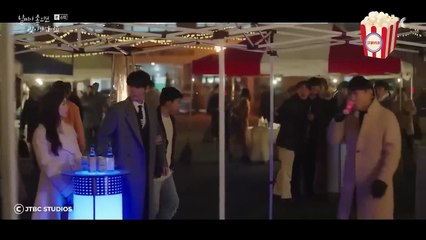 A girl goes back home and TOTALLY falls for the NERD she knew from school