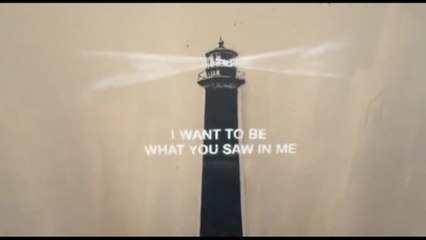 A Marsiglia compare un faro nero: la nuova opera di Banksy