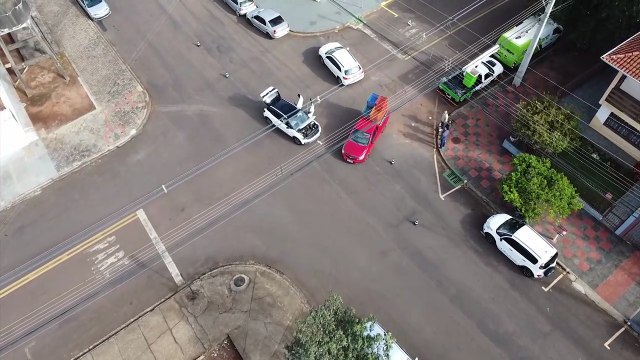 Carros se envolvem em acidente no Bairro São Cristóvão