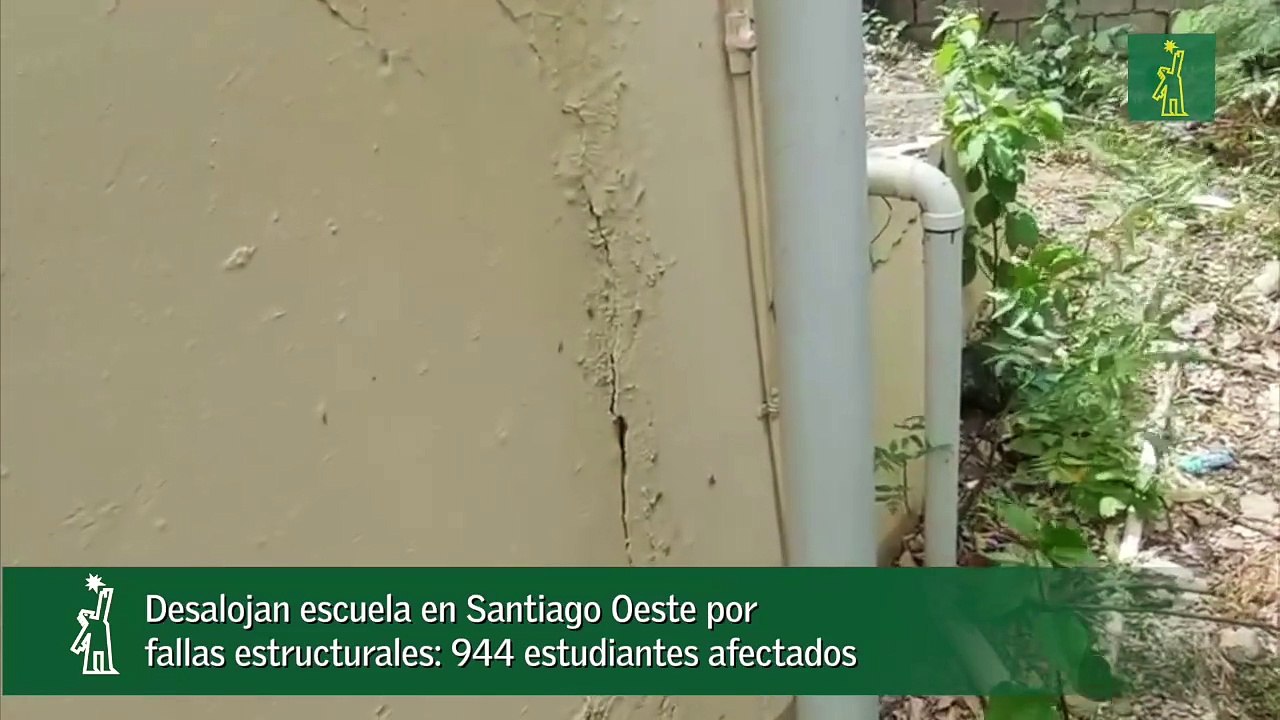 Desalojan escuela en Santiago Oeste por fallas estructurales- 944 estudiantes afectados