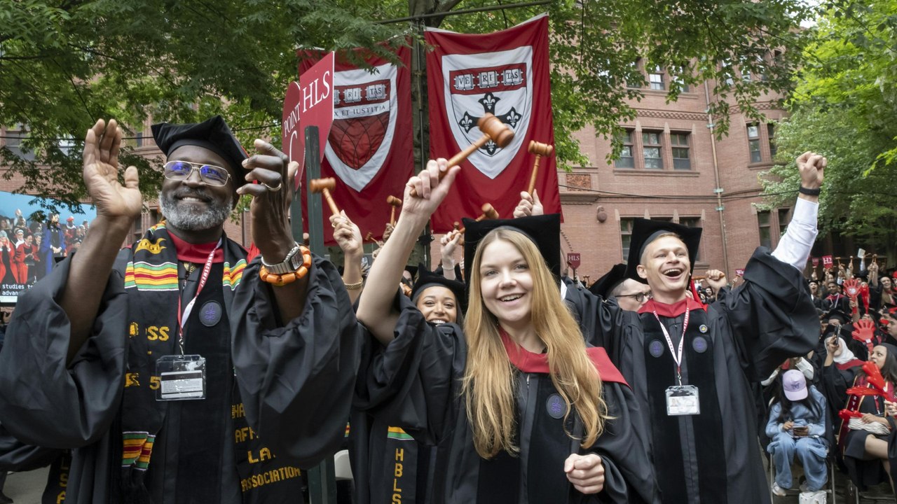 Harvard darf trotz Trump-Angriffen vorerst weiter Auslandsstudierende aufnehmen