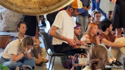 Attivazione sonora di Tarek Atoui in Pirelli HangarBicocca