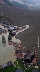 Çöken buzulun yok ettiği köyün çevresi de tehlikede