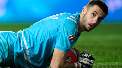 Joan García quiere ir a un equipo donde sea titular y no ve claro competir con Ter Stegen