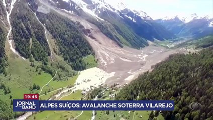 Avalanche soterra vilarejo nos Alpes Suíços