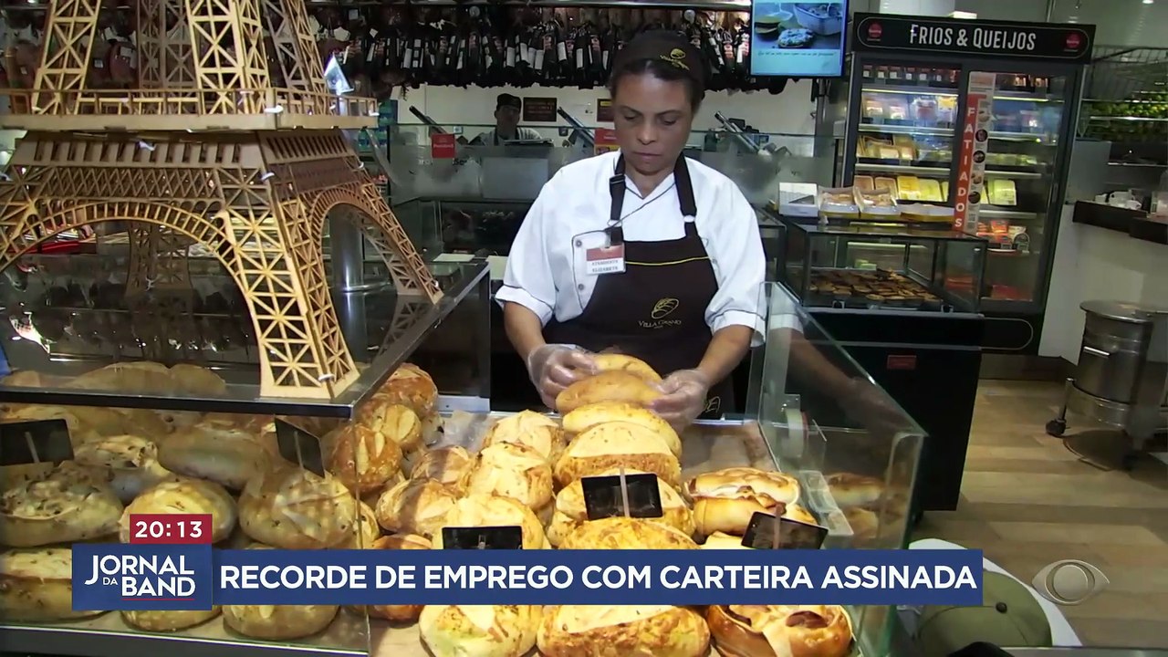 País tem quase 40 milhões de brasileiros com carteira assinada