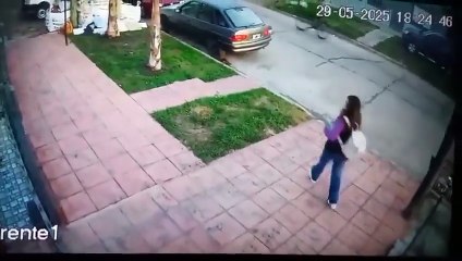 Horror en Merlo: el video de cómo quisieron secuestrar a una maestra que volvía de la escuela