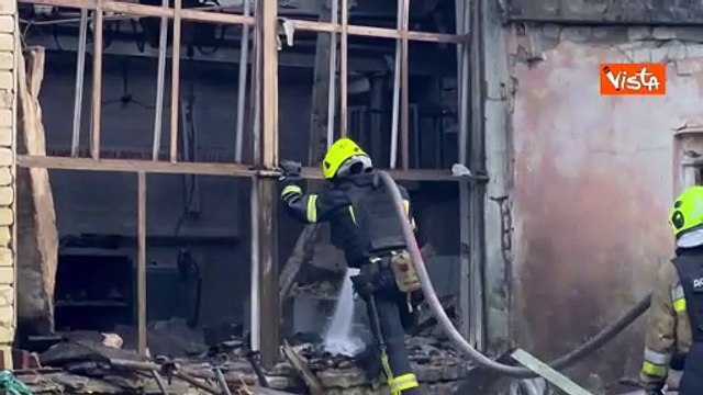 Attacco russo con droni, distrutto deposito dei filobus Kharkiv