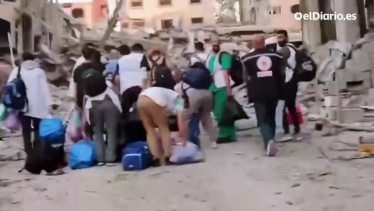 Israel desmantela el último hospital del norte de Gaza y obliga a huir a todo el personal sanitario