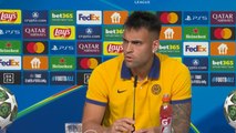 Lautaro Martinez e il giornalista georgiano: risate in sala stampa