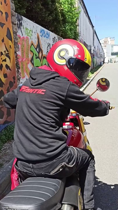 ➡️ Motolife  : A Day in the Life - Fantic Caballero #fantic #motolife #moto #street_art