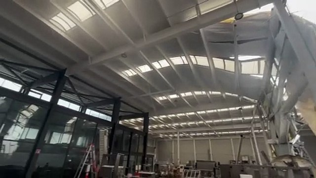 Colapsa techo de empresa en Santa Catarina tras fuertes lluvias y evacuan a 90 trabajadores