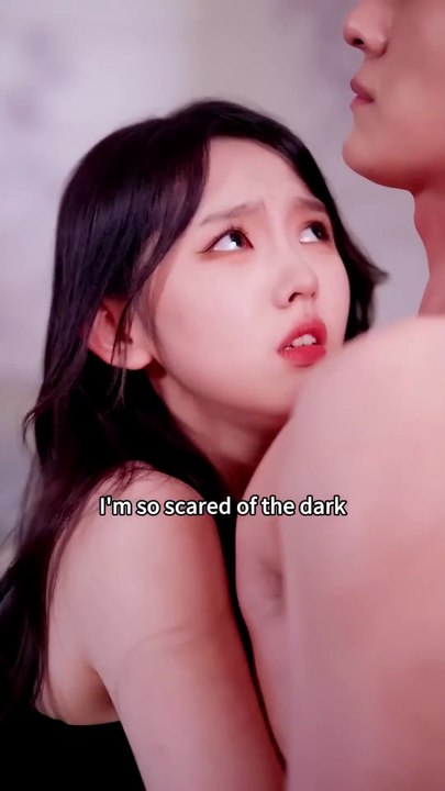 Superpowered Girl Accidentally Walks in on Showering CEO—He Instantly Falls for Her!