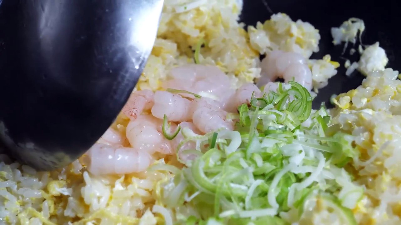 반숙 계란후라이 중화 볶음밥 _ fried egg on fried rice - korean street food
