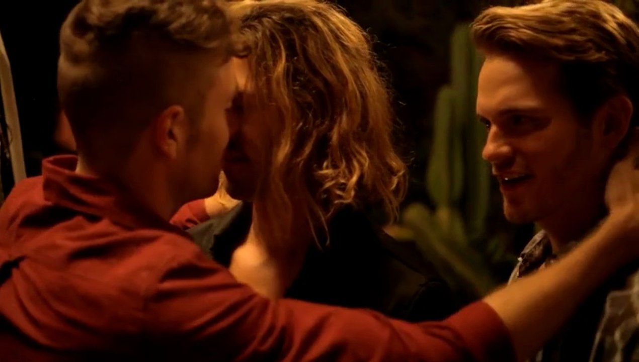 ES S02 E02 Sodom and Gommorah - gay theme series