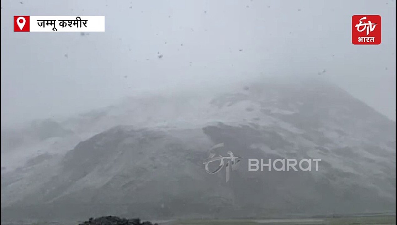 जम्मू कश्मीर में बर्फबारी और भारी बारिश से जनजीवन अस्त व्यस्त, सड़कें बंद, एडवाइजरी जारी