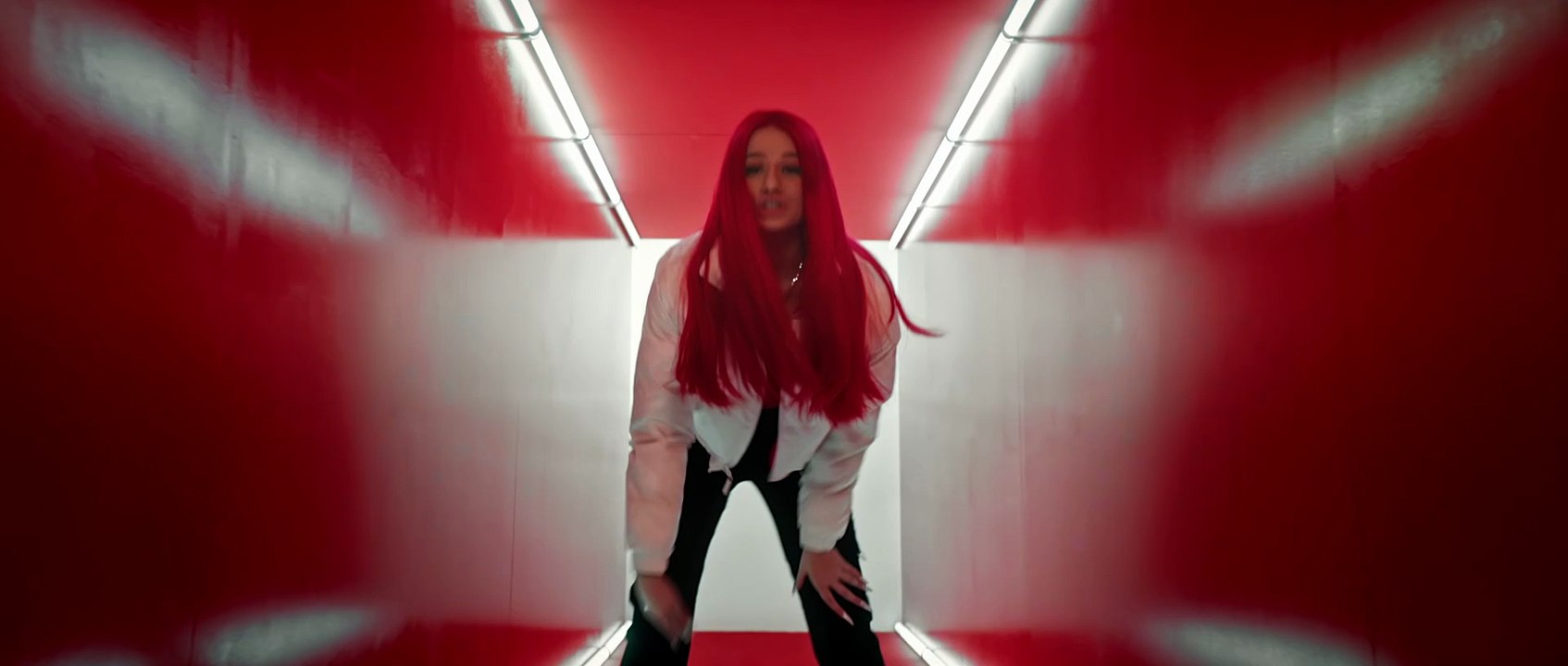 badmómzjay - Zirkus [Official Video]