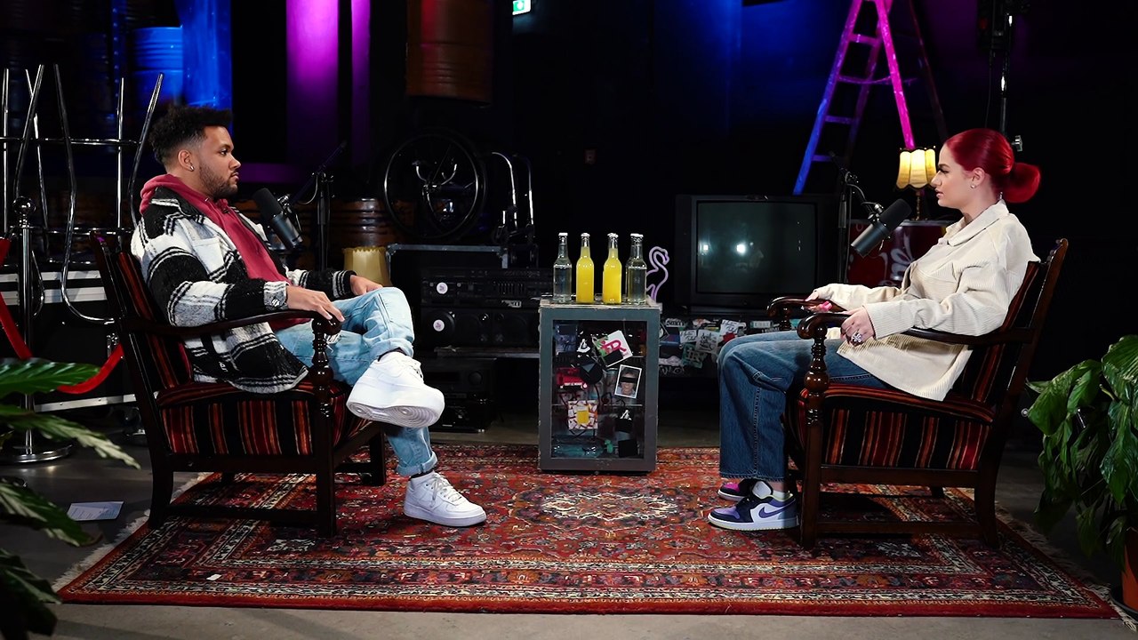 Badmómzjay über Mobbing_ ihr sexuelles Outing und den schnellen Erfolg_ _ Leeroys Podcast