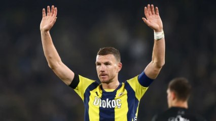 Fenerbahçe'ye veda eden Edin Dzeko, İstanbul'dan ayrıldı
