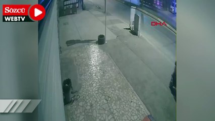 Motosikletiyle kaldırımdaki panoya çarpıp yaralandı