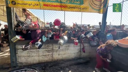 Los asaltos a los camiones con ayuda en Gaza se extienden entre una población desesperada