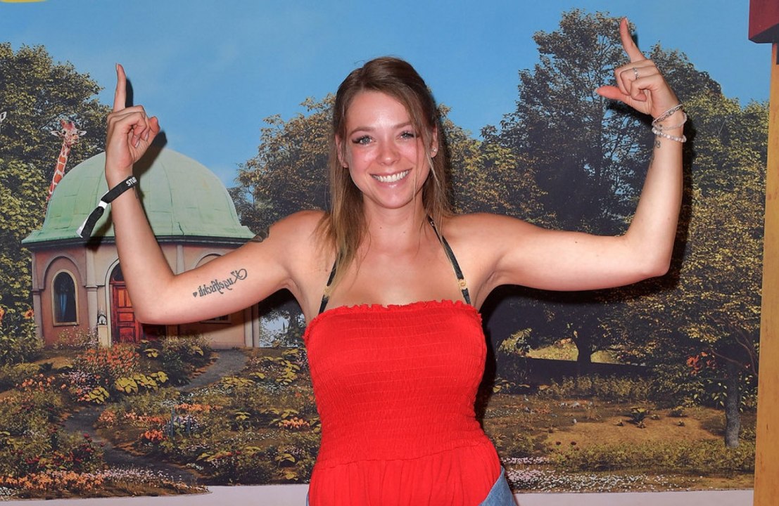 Anne Wünsche: Sie wandelt ihr Glitzer Café in einen 'Einhorn Mina'-Shop um