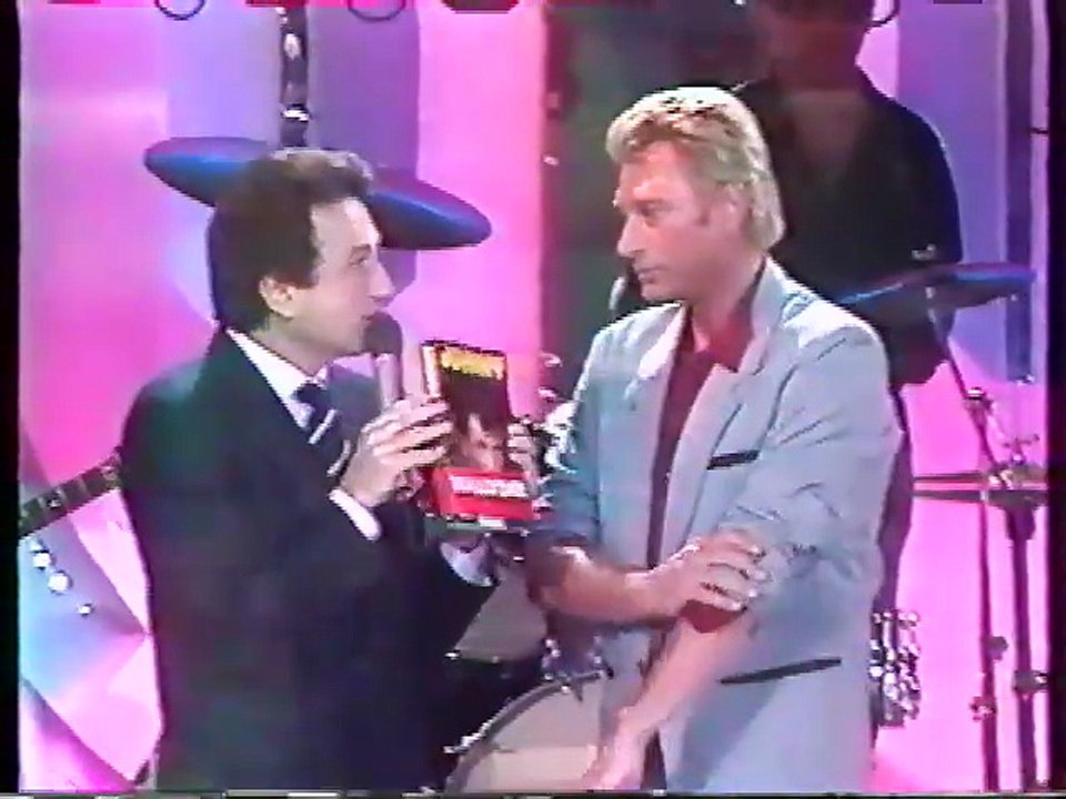 Johnny Hallyday – Interview Champs-Élysées (06 Décembre 1986, Antenne 2) – Sortie du Livre de Long Chris