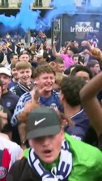 Des supporters du PSG déjà présents sur les Champs
