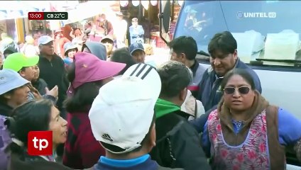 La Paz: Entre empujones y gritos por aceite, familias intentan retener un camión donde supuestamente estaba el producto 