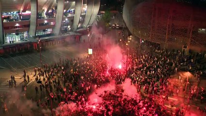 Au coup de sifflet final, Paris s'est embrasé - Foot - Ligue des champions