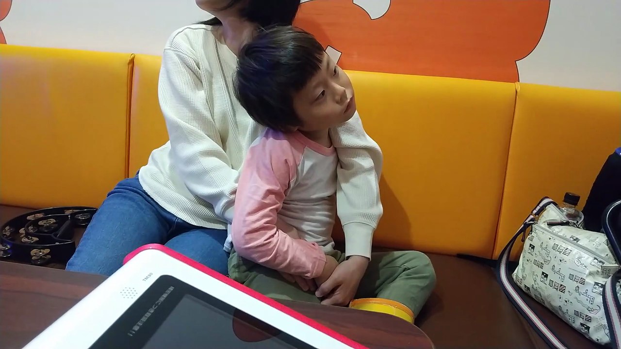 ジョジョの奇妙な冒険アニメ2部OP「BLOODY STREAM(Coda)」を熱唱するオタ母娘にまたしても巻き込まれてしまうが全然嫌じゃない5歳児男の子（発達障がい（知的障害）-自閉性スペクトラム症）