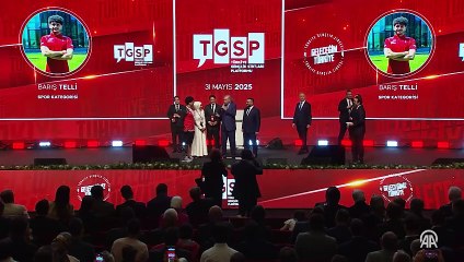 Cumhurbaşkanı Erdoğan 4. Türkiye Gençlik Zirvesi'ne katıldı