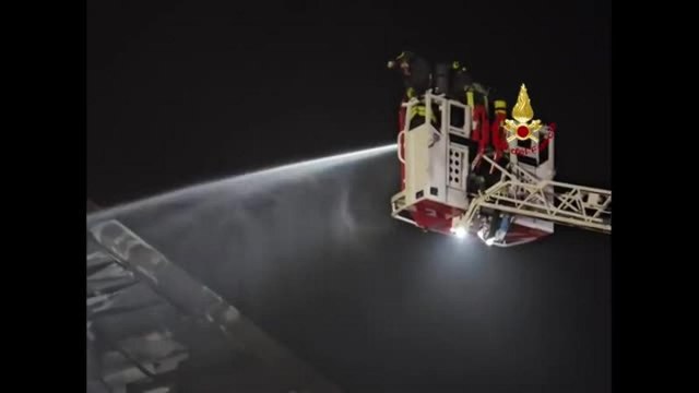 Fiamme nelle stanze dei giovani del Viola Park: l'intervento dei vigili del fuoco