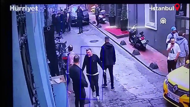 Beyoğlu'nda beyzbol sopalı hesap kavgası!