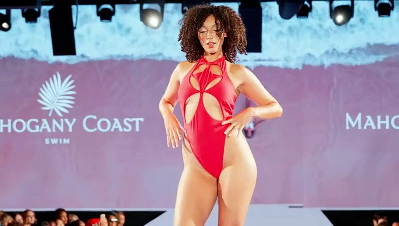 FAHTEEMA Ervin in slow motion💋-new York fashion week 2024💋 #fashion #bikini