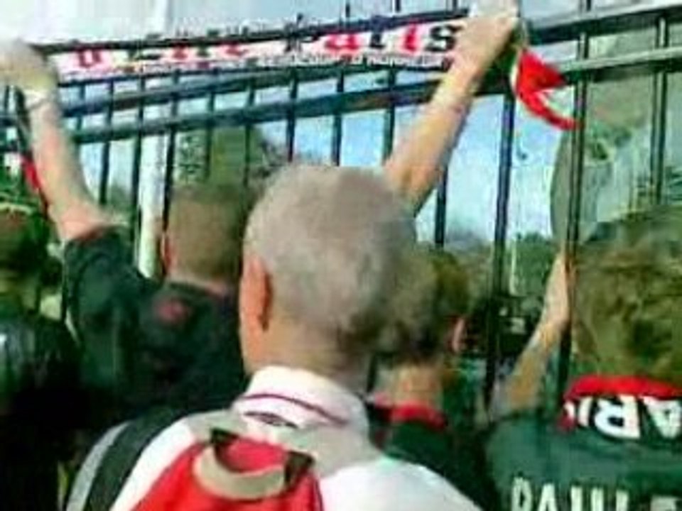 PSG ASSE  arrivée bus psg