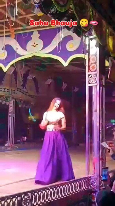 #Shocking 😳 Viral girl -1  ये डांस ग्रुप बंगाल का है, जिसमे डांस के बजाय लड़कियां बिच  बिच में अपने बूब्स (स्तन ) दिखाती है.  ऐसे वायरल वीडियो देखने के लिए लाइक और फ़ॉलो करे.