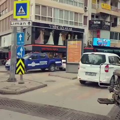 Konak belediyesi işçilerine büyükşehir işçilerinden engel